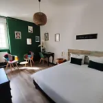 Abat Jour 2* ナント