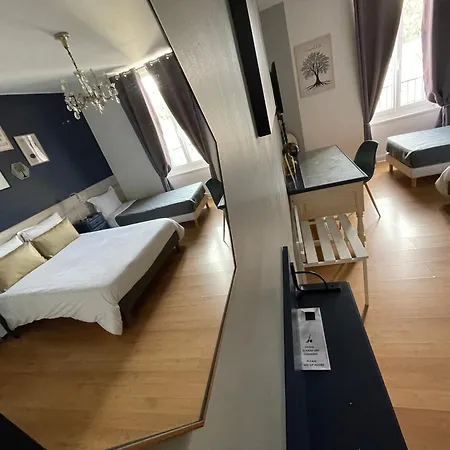 Hotel Abat Jour 2*